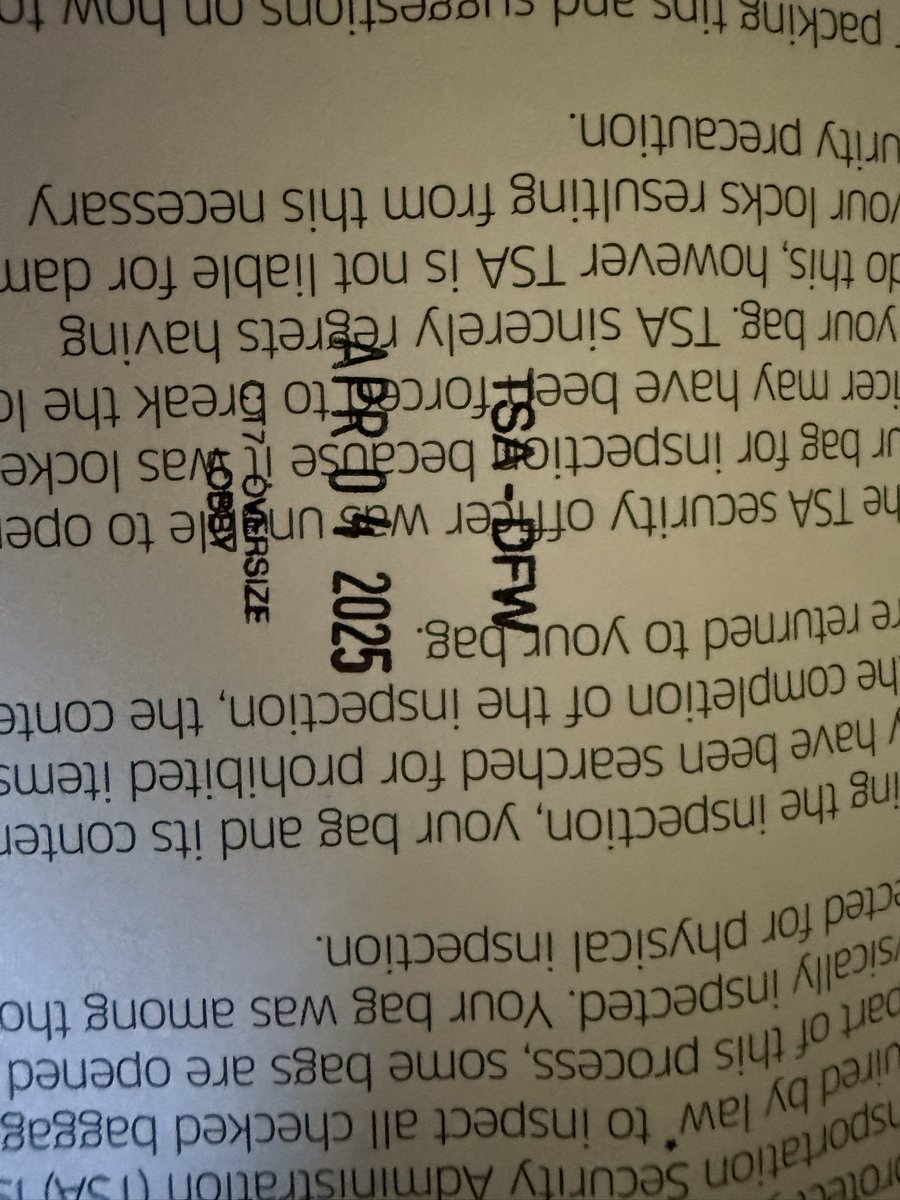 imacsweb's tweet image. Not sure who’s more inept… .@tsa or .@AmericanAir this time. Checked in 4/4 for a flight #DFW #LAS and my bike made it to #LAX with ANOTHER bag tag/name and just received the bike today 4/10 back in Dallas. Almost as bad as last year when AA broke my bike and didn’t cover it!!!…
