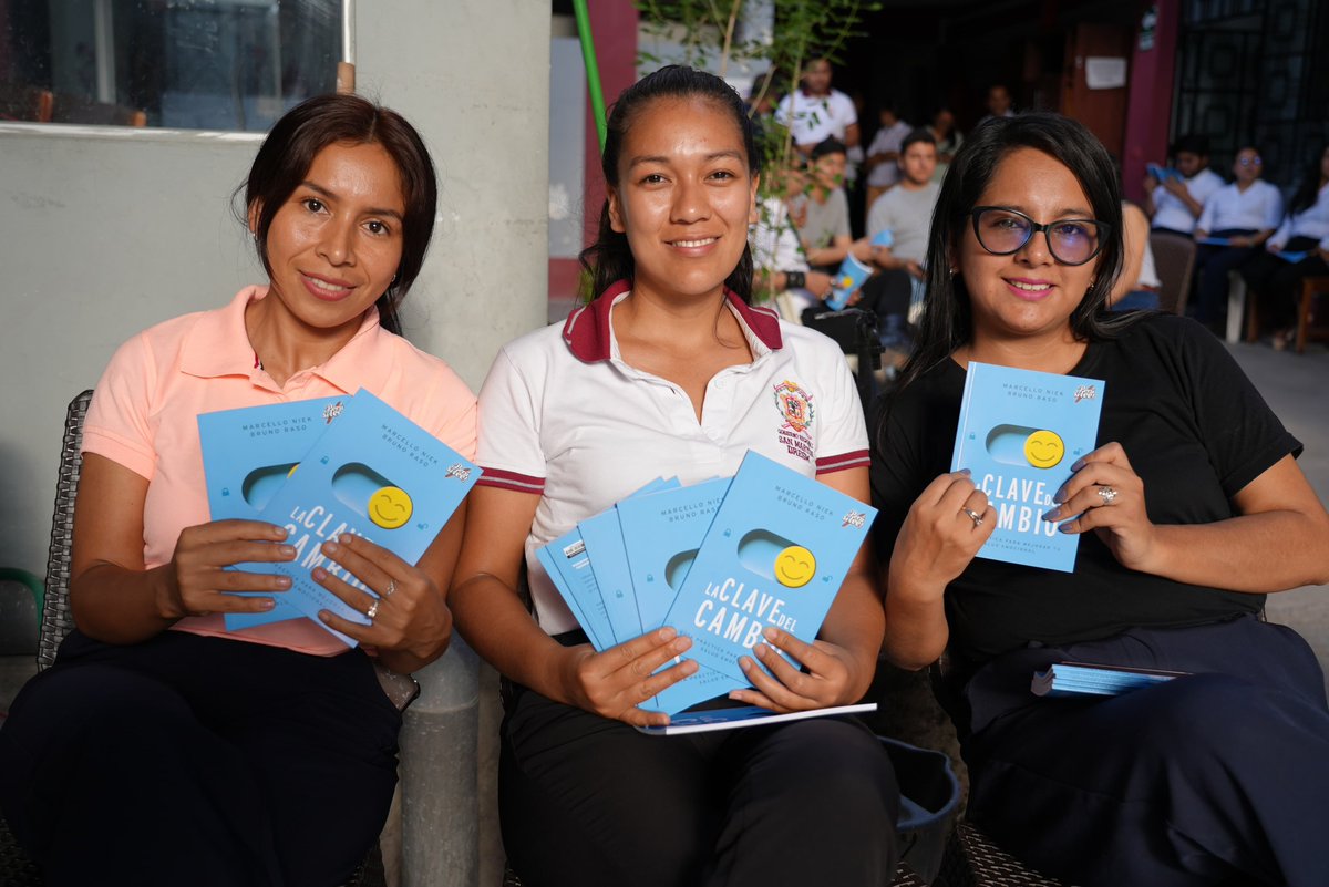 Adventist_minop's tweet photo. 👥 Directivos y funcionarios de la Dirección Regional de Educación San Martín se suman a la campaña Peru Sí Lee 📘😁.
#LaClaveDelCambio #ImpactoEsperanza https://t.co/mtJdnB1fA2