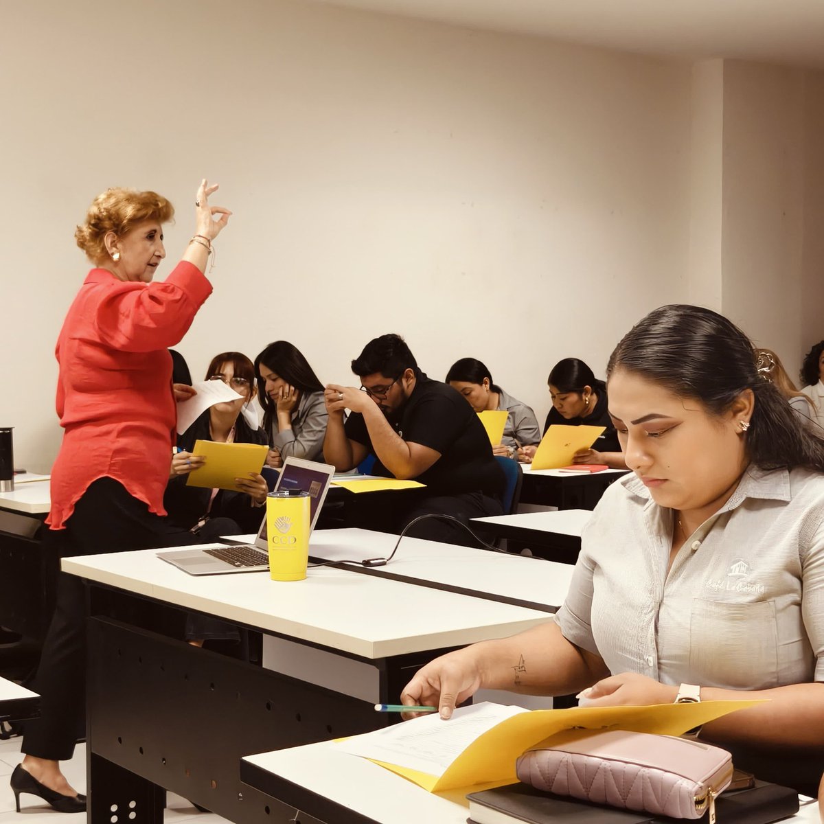CCD_AC_'s tweet photo. Nos llena de alegría poder retribuir en agradecimiento a Café la Cabaña, uno de nuestros donantes, la plática de Bienestar e inteligencia emocional a sus colaboradores. 

De la comunidad a las empresas que nos ayudan para luchar por la paz y el desarrollo social de Tabasco. https://t.co/mjG26V8UxX