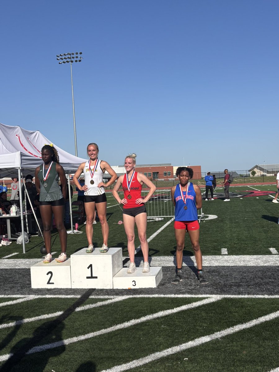 Freshman Theresa Robinson finishes 4th in the 100 meter hurdles and advances to Regionals! ❤️💙🐆 #DASH #JagSpeed #GD2BAJ #MISDProud #JagVibes #ExpectExcellence <a href="/MidloHeritage/">Heritage HS</a> <a href="/MISD_Athletics/">Midlothian ISD Athletics</a>