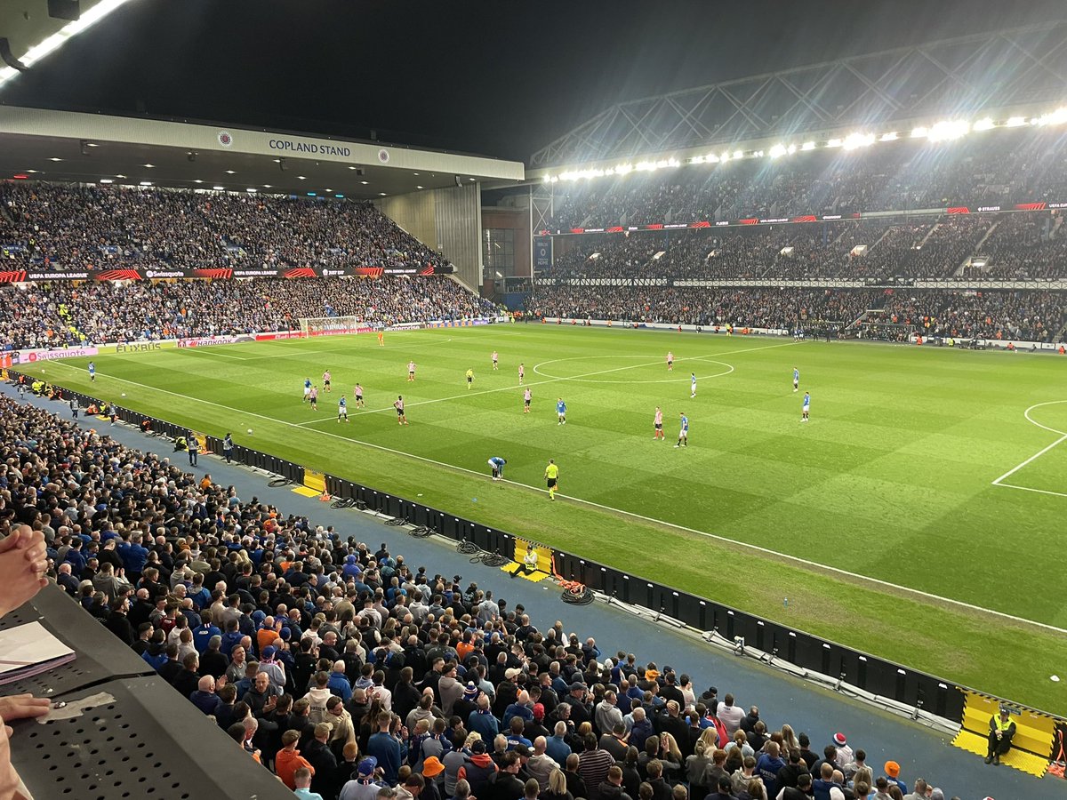 glee82's tweet photo. What an effort after red card 🙌🏻💙🇬🇧 Bilboa see you Thursday ✈️🍺🇬🇧 https://t.co/4e7hR384uJ