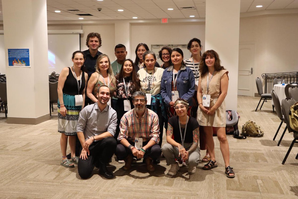 Lubertino's tweet photo. Ultimo día del Foro trabajamos en talleres produciendo herramientas y fortaleciendo capacidades.
Reunión de Sudamericanxs👇 Planteamos articular entre el Grupo de Justicia Ambiental Ecológica y Climática del #MESCALC y representantes del público de #Escazú https://t.co/BqvGEcJoyM