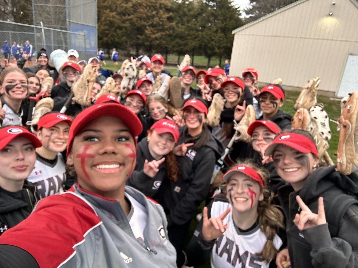 CHSRamsSoftball's tweet photo. RAMS WIN!!!!!!
#postgameselfie #team55 #loveus #simpleroutines #happy #ctsb https://t.co/aXEXy6sGU5