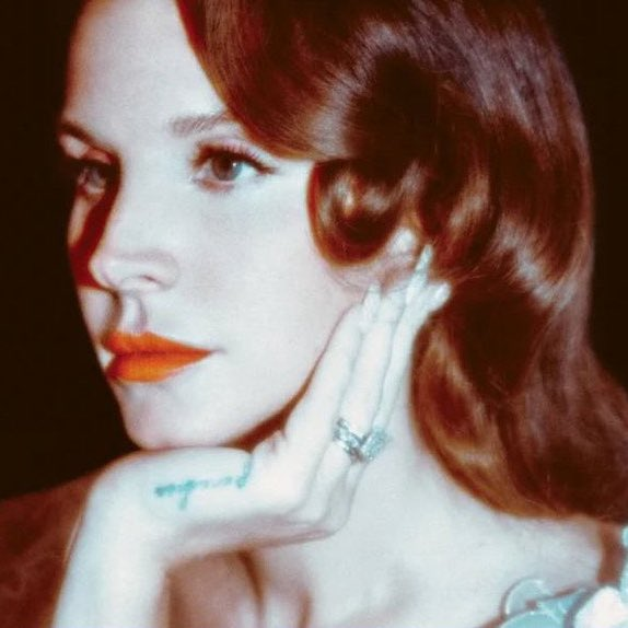pingandosangue's tweet photo. LANA IS COMING https://t.co/2g7jqCRk1z