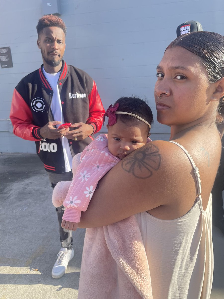 Dopess_Music's tweet photo. Rapper P. Korleone and his familia 😍🥰 https://t.co/dMDBVCsiNh