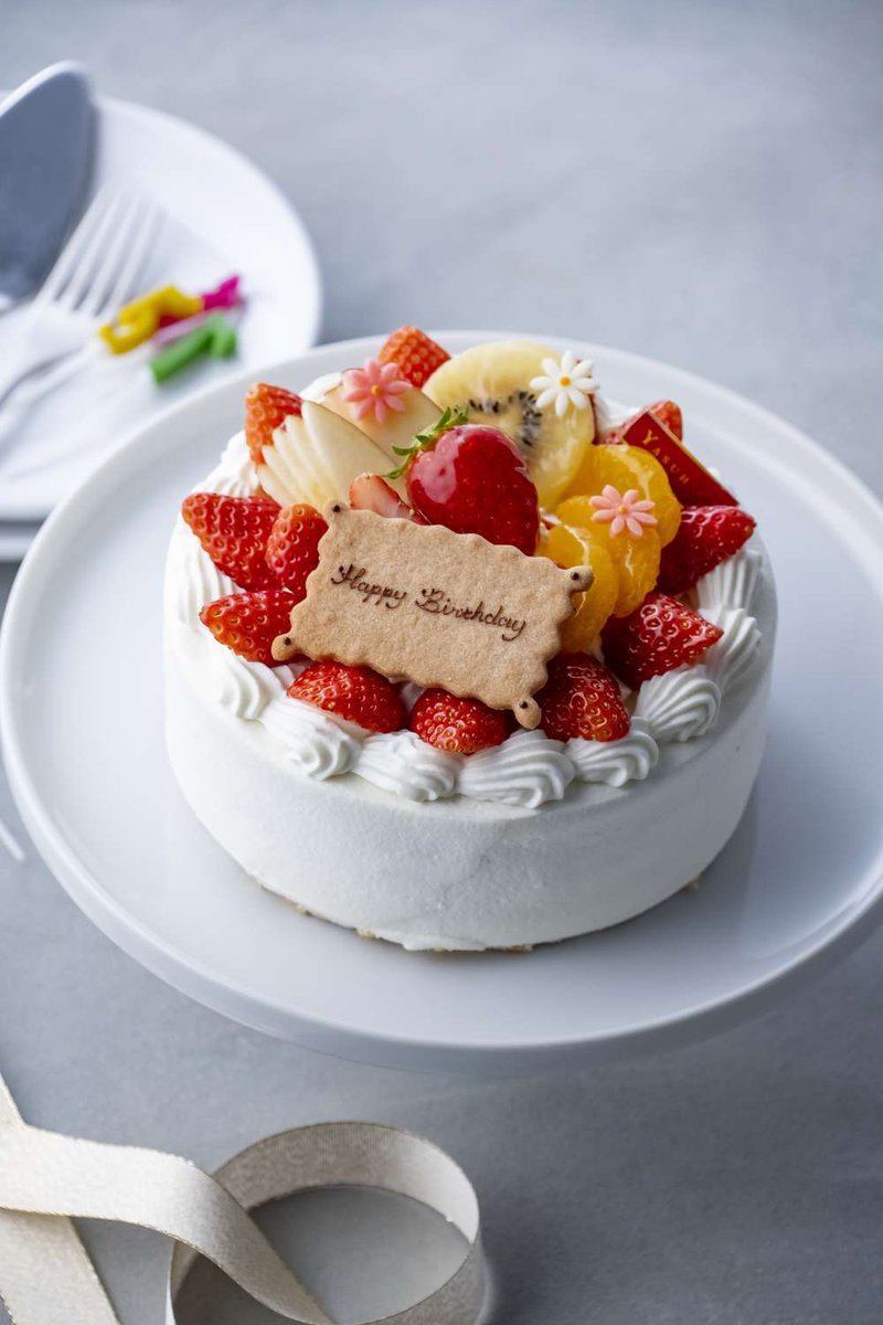 ホームページからバースデーケーキのご予約承ります。yasuhiro.shop
詳しくはホームページ→商品情報→商品一覧→バースデーケーキ