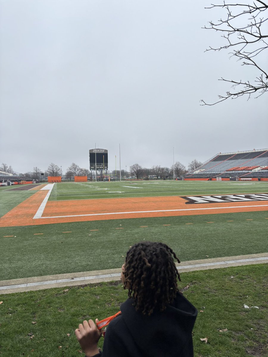 Brandon “BJ” Williams (@bjwilliams08) on Twitter photo Had a great visit <a href="/BG_Football/">BGSU Football</a>! Got to connect with the coaches for the first time, can’t wait to be back!
<a href="/EddieGeorge2727/">Eddie George</a> <a href="/Coach_Jackson/">Derrick Jackson</a> <a href="/CoachMcNutt/">Richard McNutt 🏈</a> <a href="/CamdenDietz/">Camden Dietz</a> <a href="/smsbacademy/">SoundMind SoundBody®</a> <a href="/CoachBlackwell_/">Curtis Blackwell II</a> <a href="/MarcSutherland_/">Marcus Sutherland</a> <a href="/qterback5/">Kevin Glenn</a> <a href="/AllenTrieu/">Allen Trieu</a> <a href="/ryanobleness/">Ryan O'Bleness</a> Had a great visit <a href="/BG_Football/">BGSU Football</a>! Got to connect with the coaches for the first time, can’t wait to be back!
<a href="/EddieGeorge2727/">Eddie George</a> <a href="/Coach_Jackson/">Derrick Jackson</a> <a href="/CoachMcNutt/">Richard McNutt 🏈</a> <a href="/CamdenDietz/">Camden Dietz</a> <a href="/smsbacademy/">SoundMind SoundBody®</a> <a href="/CoachBlackwell_/">Curtis Blackwell II</a> <a href="/MarcSutherland_/">Marcus Sutherland</a> <a href="/qterback5/">Kevin Glenn</a> <a href="/AllenTrieu/">Allen Trieu</a> <a href="/ryanobleness/">Ryan O'Bleness</a>