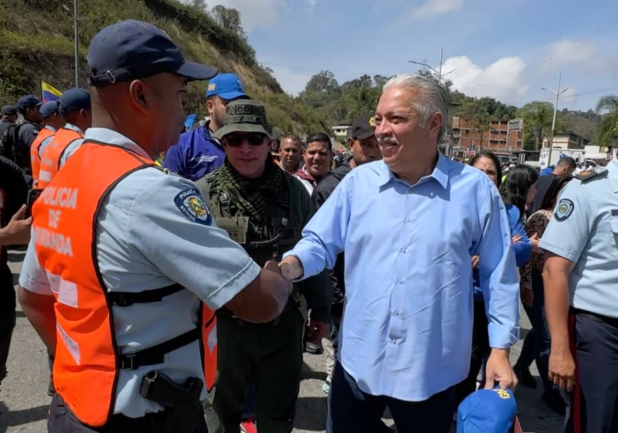 MirandaGob's tweet photo. Miranda despliega 11 mil 500 funcionarios para operativo Semana Santa Segura 2025

#10Abr #Miranda https://t.co/oXzROSyDLJ https://t.co/K0Ix8Uq4V9