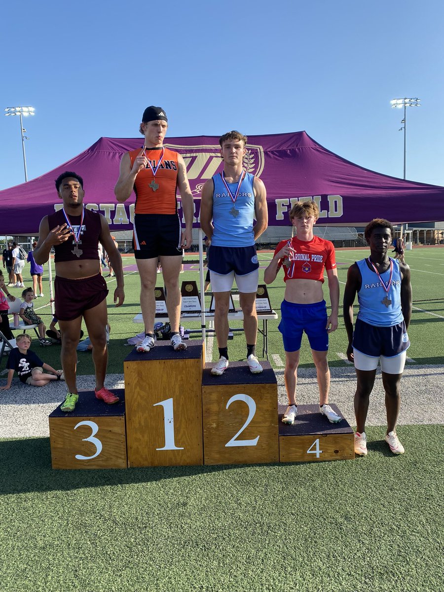 Congrats to Adelaide Murphy -1600  and Jud Dotson -200 o. Qualifying for regionals!! Antwan Starling pointed in the 200!!