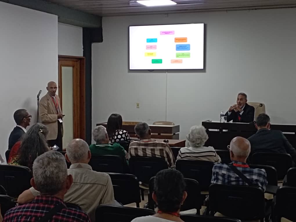 UniversidadMoa's tweet photo. 👏En el marco de la XI Convención Geociencias 2025, el Doctorado en Minería de nuestro centro, realiza sesión científica. https://t.co/E8QK3qrelM