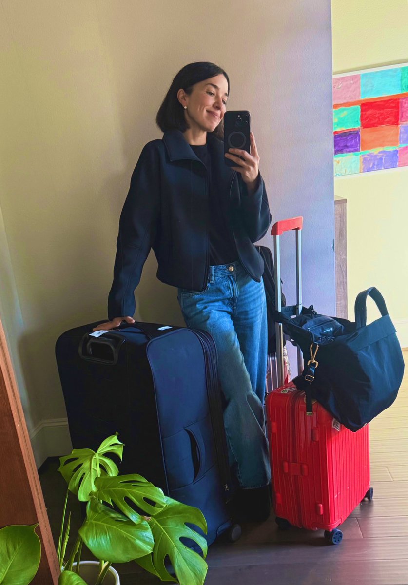Nos esperan 10 horas  ✈️ … 
Pregúntenme lo que quieran para entretener a los niños ….