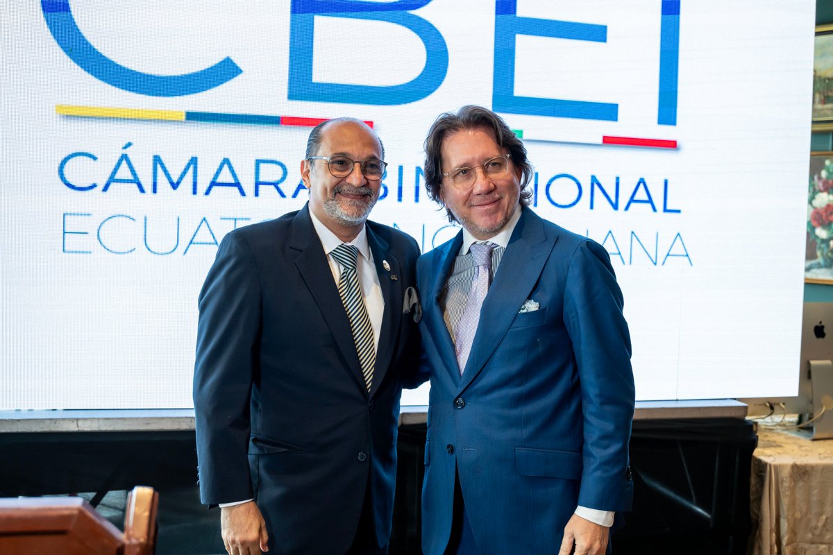 Cámara Binacional Ecuatoriano Italiana (@ecuaitalia) on Twitter photo Muchas gracias Ministro Arq. Humberto Plaza por la magistral conferencia "Influencia de Italia en la Arquitectura de Guayaquil"
<a href="/jliturralde2/">Jose Luis Iturralde 🇪🇨</a> <a href="/HumbertoPlazaA/">Humberto Plaza A</a> <a href="/JCCassinelli/">Juan Carlos Cassinelli C.</a> <a href="/brunoleonep/">Bruno</a> <a href="/CostaCaterina/">Caterina Costa de García</a> <a href="/mariocanessa/">mario canessa oneto</a> <a href="/VitoMunozU1/">VitoMuñozU</a> <a href="/FNugue/">Francisco Nugué</a> <a href="/Industriasgye/">Cámara de Industrias de Guayaquil</a> <a href="/ItalyinEcuador/">Italy in Ecuador</a> <a href="/salvoio/">SAL</a> Muchas gracias Ministro Arq. Humberto Plaza por la magistral conferencia "Influencia de Italia en la Arquitectura de Guayaquil"
<a href="/jliturralde2/">Jose Luis Iturralde 🇪🇨</a> <a href="/HumbertoPlazaA/">Humberto Plaza A</a> <a href="/JCCassinelli/">Juan Carlos Cassinelli C.</a> <a href="/brunoleonep/">Bruno</a> <a href="/CostaCaterina/">Caterina Costa de García</a> <a href="/mariocanessa/">mario canessa oneto</a> <a href="/VitoMunozU1/">VitoMuñozU</a> <a href="/FNugue/">Francisco Nugué</a> <a href="/Industriasgye/">Cámara de Industrias de Guayaquil</a> <a href="/ItalyinEcuador/">Italy in Ecuador</a> <a href="/salvoio/">SAL</a>