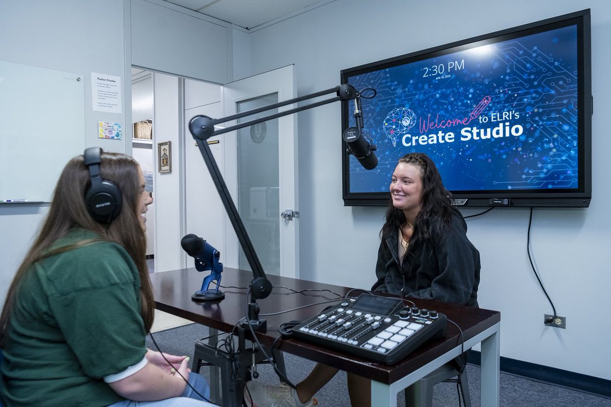 LATechCEHS's tweet photo. The ribbon is cut on the Higginbotham Create Studio in CEHS!✂️🎉

Thanks to Lawrence &amp; Alice Higginbotham, this innovative space is set to transform digital content creation and collaboration for future educators.💡✨ https://t.co/5xmsPlJzbZ
