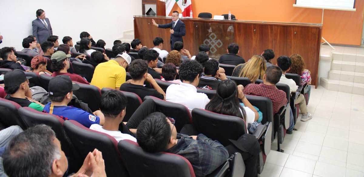 RoizAlfonso's tweet photo. Hoy tuvimos el honor de visitar la Universidad Politécnica de Apodaca, donde compartimos experiencias, ideas y visión con jóvenes llenos de talento y entusiasmo.

¡Mil gracias! 🙌✨

#RoizAlfonso
#UAP 
#Vota19 https://t.co/MGKNkrkMSo