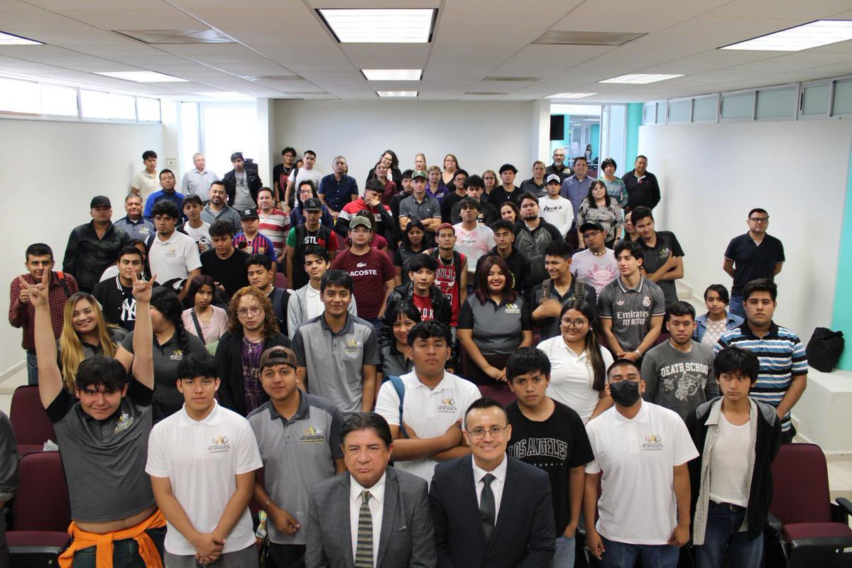 RoizAlfonso's tweet photo. Hoy tuvimos el honor de visitar la Universidad Politécnica de Apodaca, donde compartimos experiencias, ideas y visión con jóvenes llenos de talento y entusiasmo.

¡Mil gracias! 🙌✨

#RoizAlfonso
#UAP 
#Vota19 https://t.co/MGKNkrkMSo