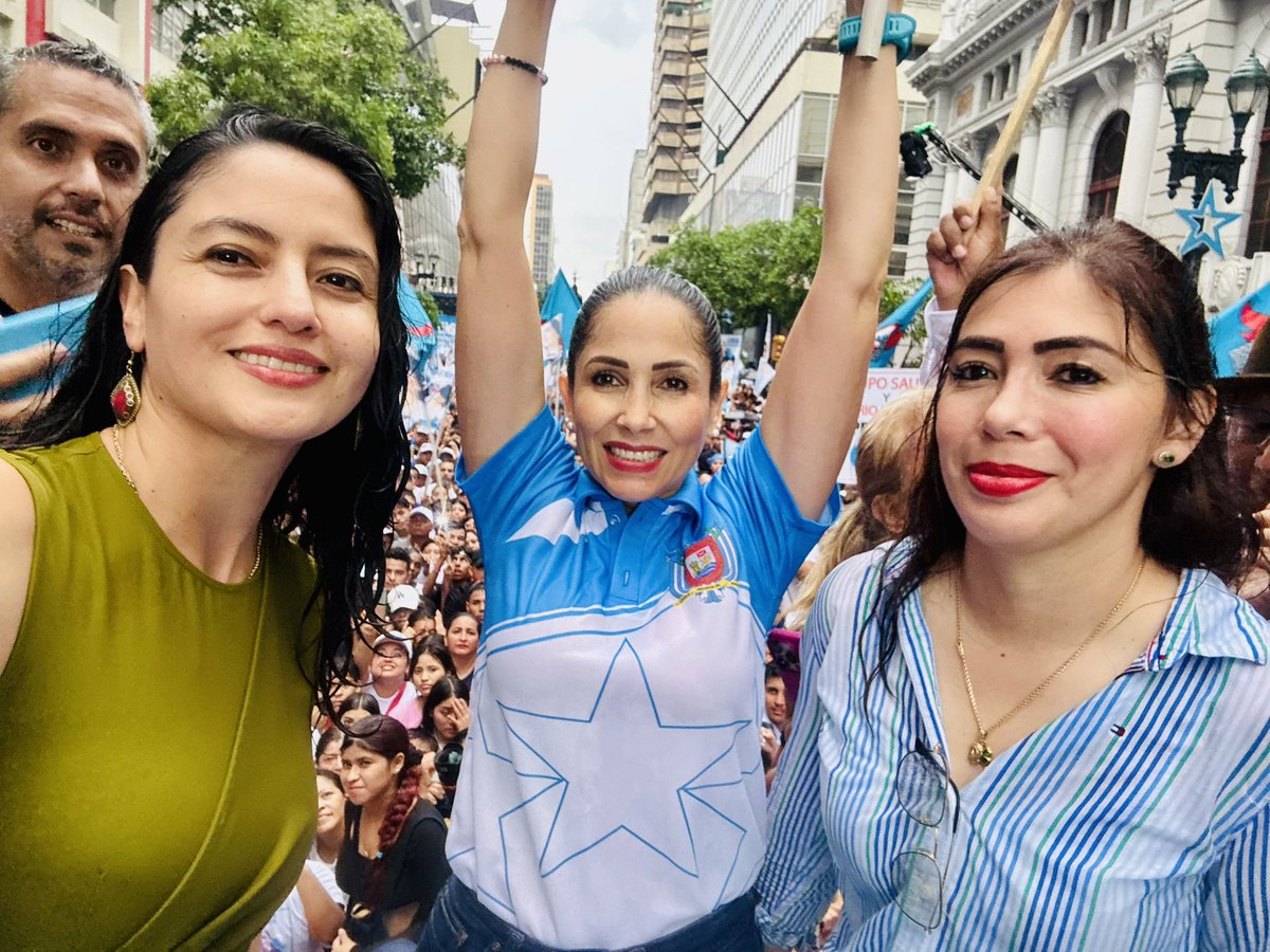 #EsConLuisa
#SomosPatria
🚩… Y se siente en todo el Ecuador, este 13 de Abril, GANA la Democracia, GANA la Vida, GANA nuestro derecho a vivir en PAZ‼️