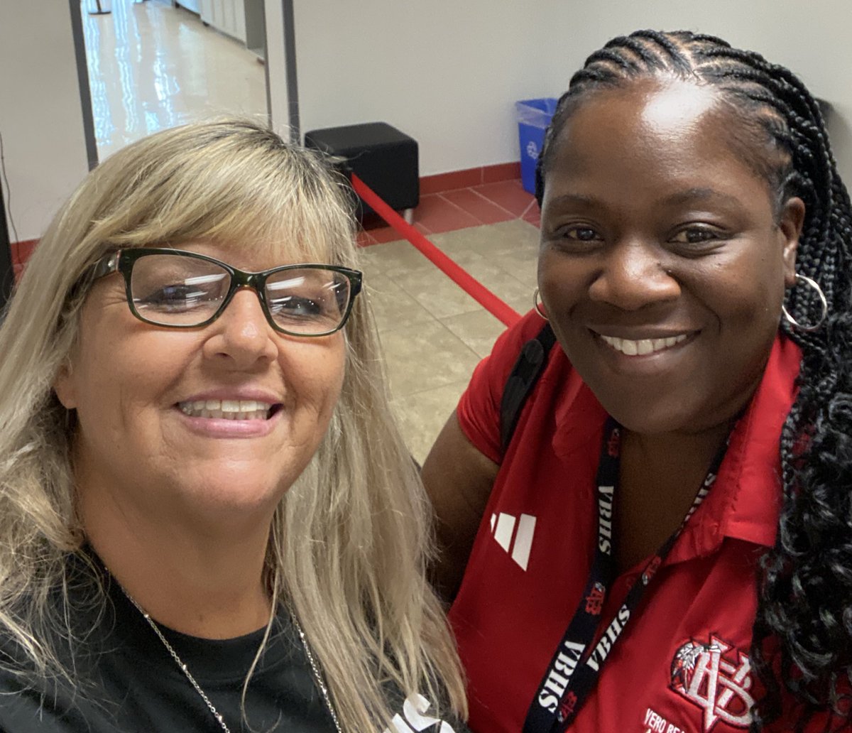 Got a chance to catch up today with my sister <a href="/TekessaF/">Tekessa Flemming</a> who’s rockin’ as dean at <a href="/VBHSNation/">Vero Beach High School</a>!