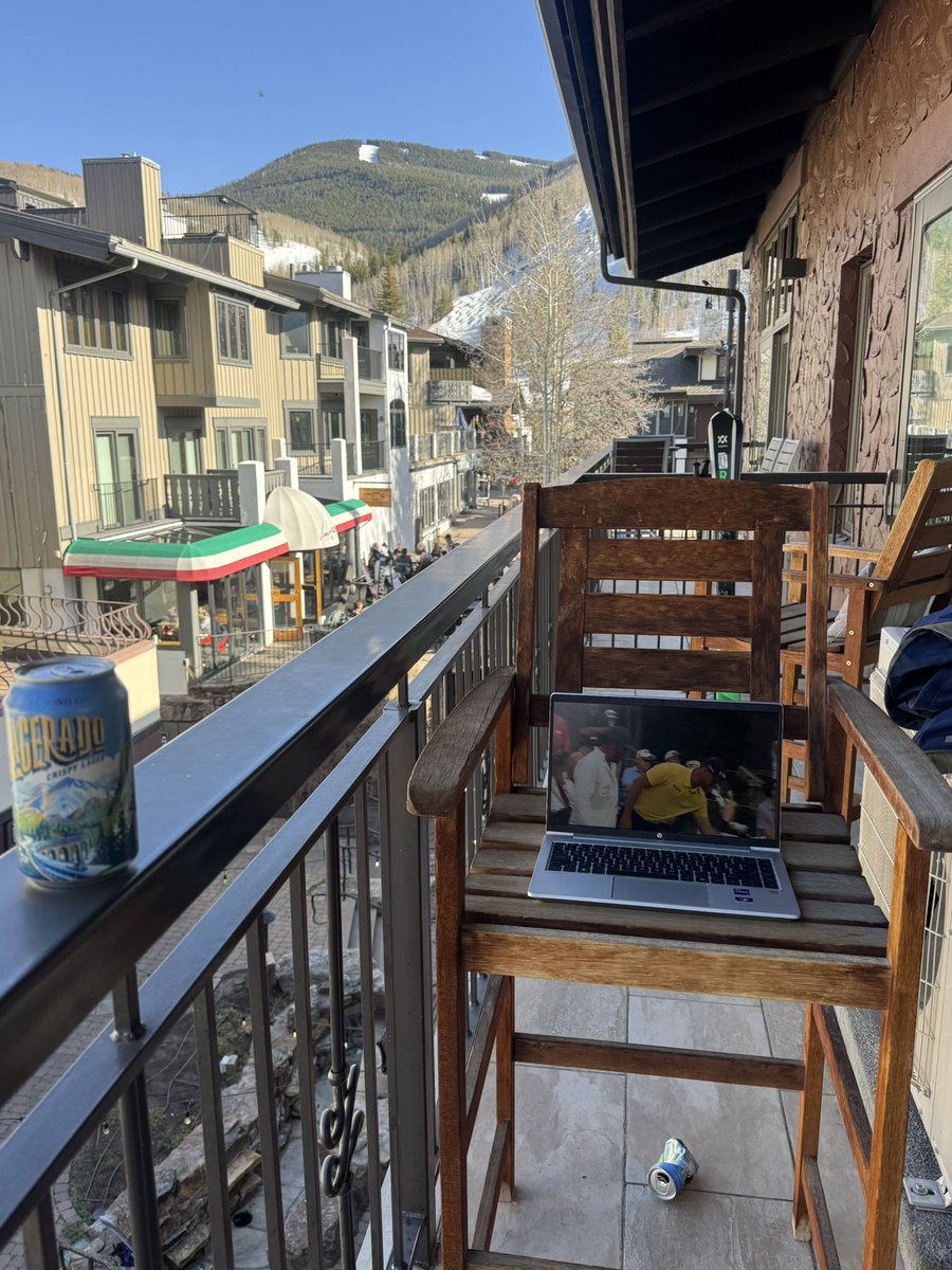 White privilege is off the charts right now. Mountains. Masters. Brews. Unfathomable vibes. #Masters #LANK #ForTheCulture