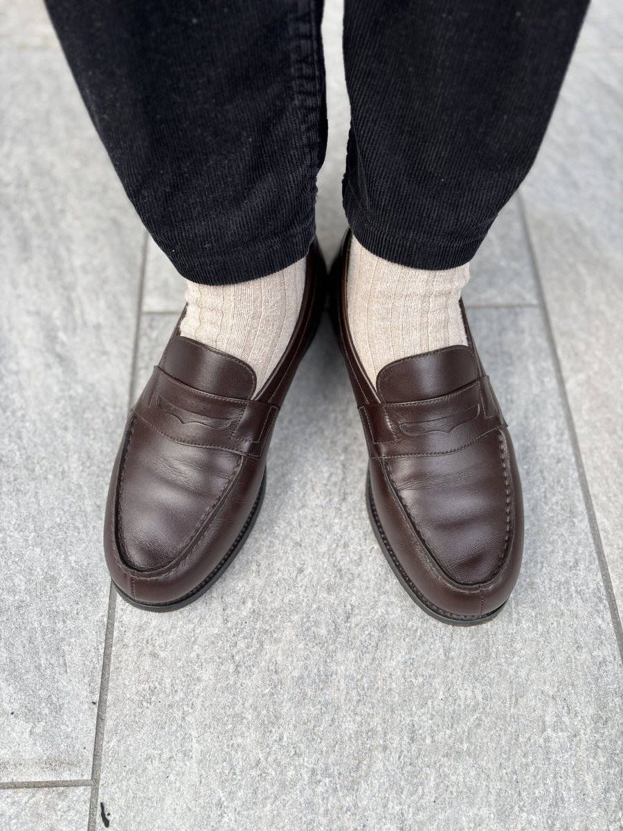 akaz3's tweet photo. 今日は随分久しぶりに事務所に行くのでローファー👞気分あがるな✨✨
#jmウエストン
#jmweston
#jmweston180 https://t.co/mKa9XcGsjP