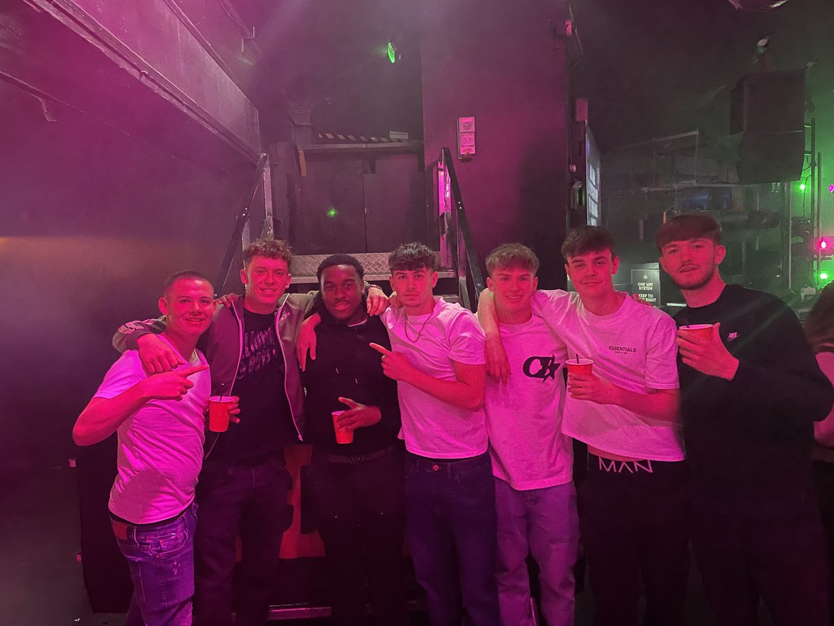 EastwoodFC21's tweet photo. Quick turnabout to celebrate…. 🎉🍻 https://t.co/06PHsORbmo