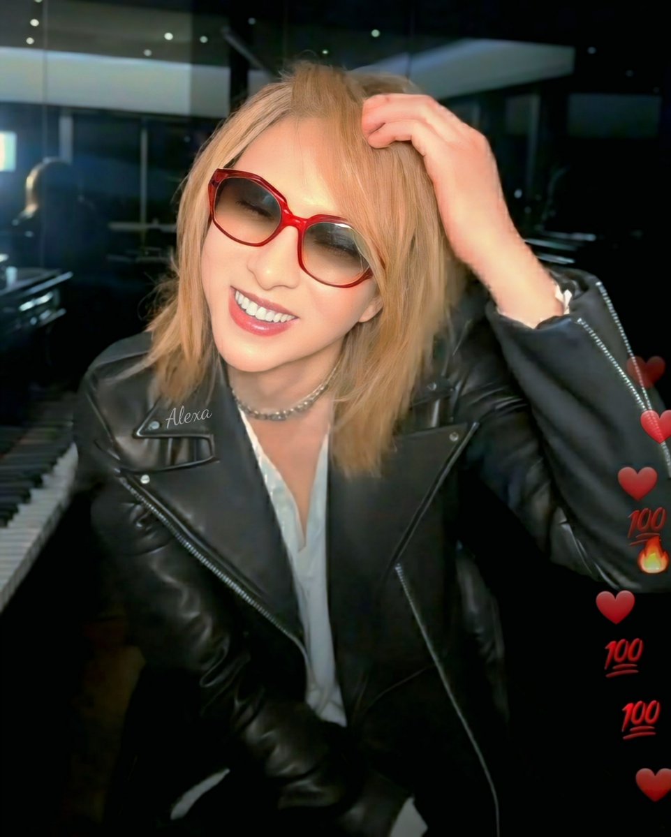 XJAPAN_INFO's tweet photo. RT by @YoshikiOfficial: Instagram live on April 10. An unexpected and very pleasant surprise ❤ Lots of favorite music and just awesome Yoshiki 🎶🌹 Thank you so much for the wonderful time with you ❤ #YOSHIKI #TeamYoshiki @YoshikiOfficial https://t.co/chjA8bn7ge https://t.co/nv5QZQUYU9