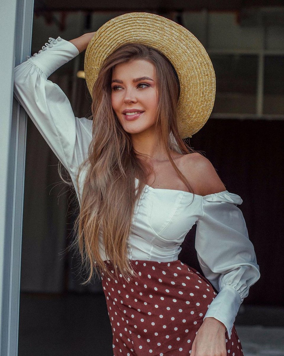 In this world, every woman is a shining star, shining with her own unique brilliance! ✨🌟

#UniqueBeauty #BrilliantStars #ShiningLife