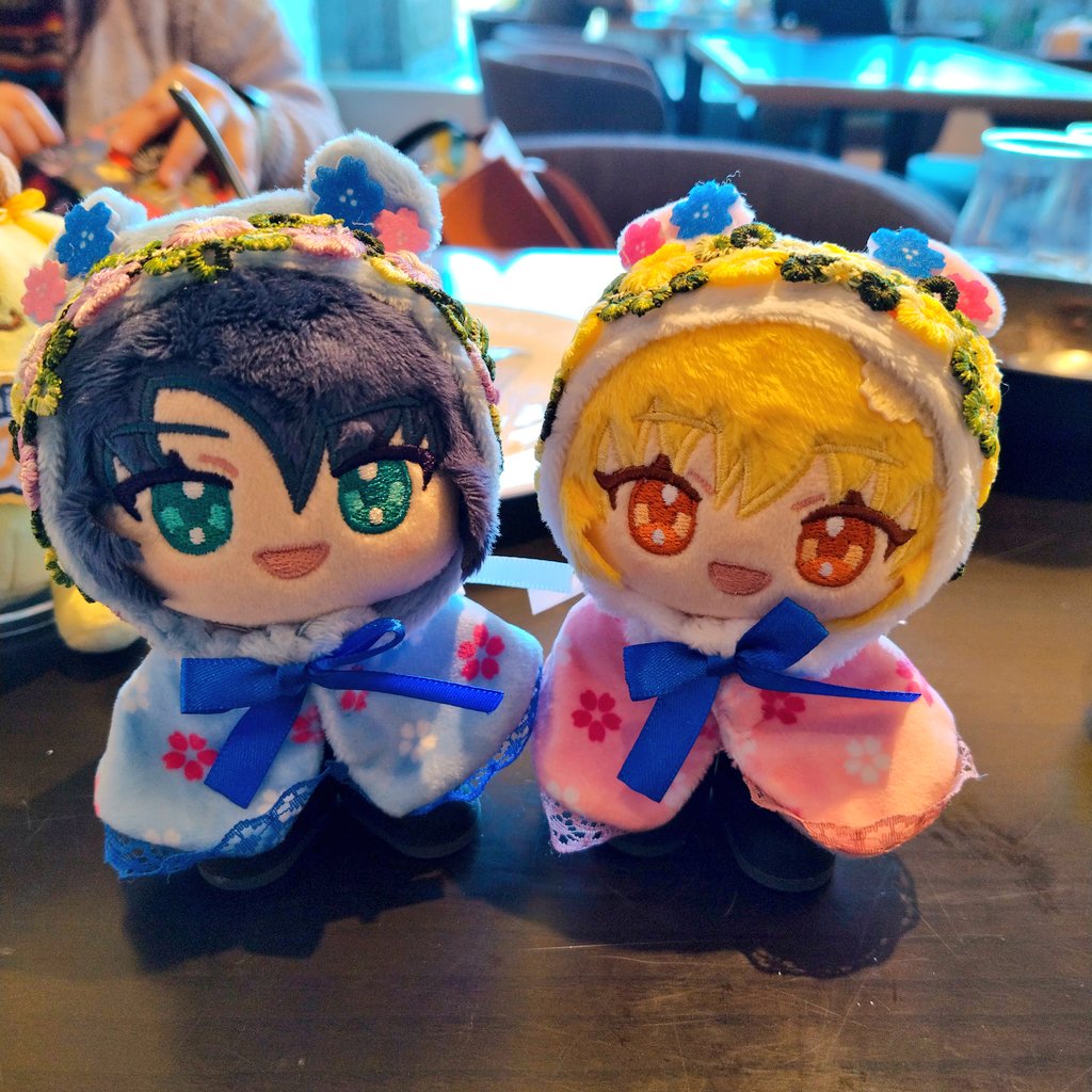 因みにちびぐるみとぬいパルの対比画像。ぬいパルは股下1cm位＆細身
