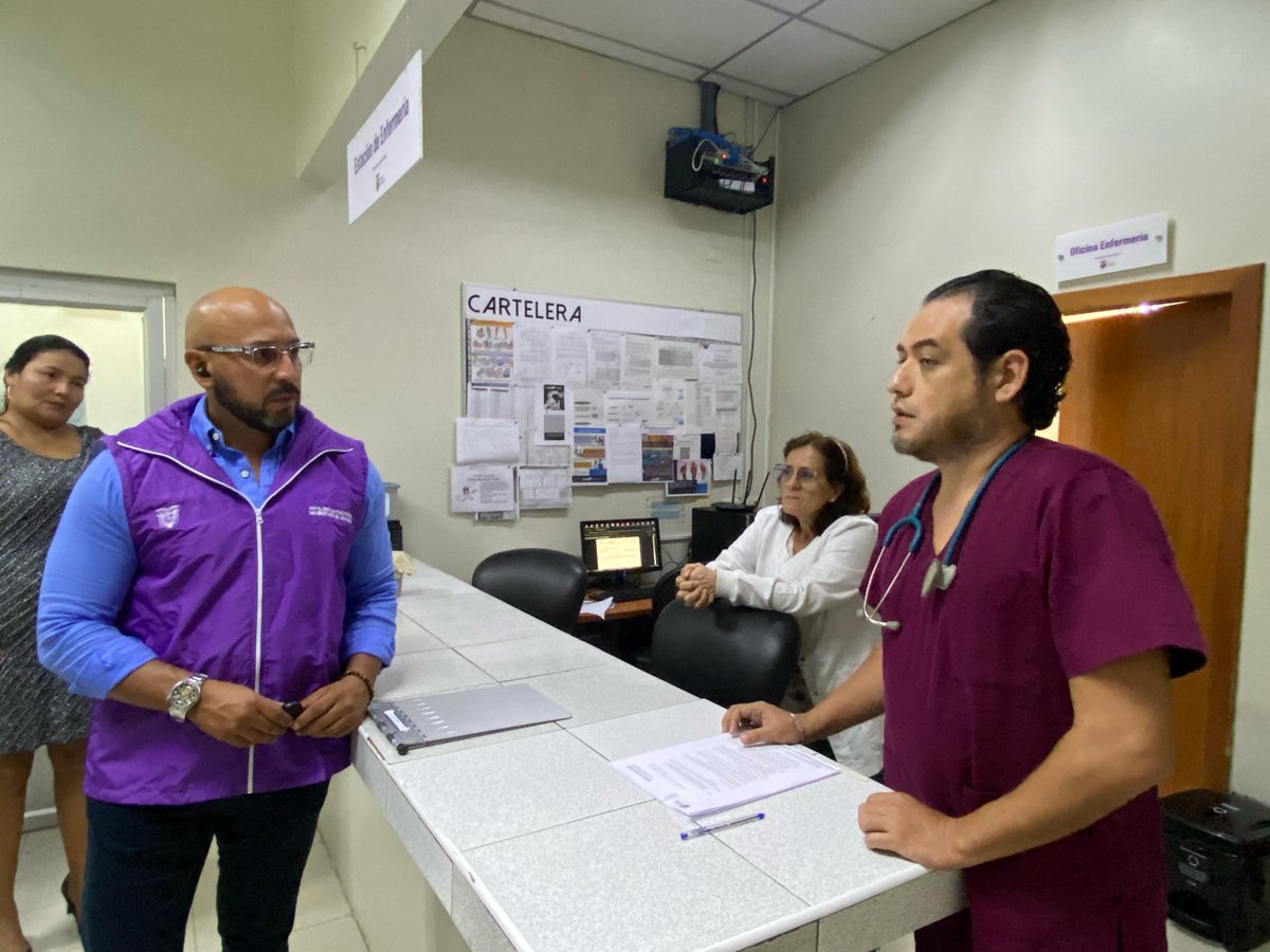 Salud_Guayas's tweet photo. #MSPEnTerritorio | Nuestro coordinador Zonal, Fernando Ojeda, realizó un recorrido técnico en el Centro de @Salud_Ec Tipo C #OramasGonzález en #Durán, verificando la calidad de atención a los usuarios y el correcto funcionamiento de servicios e instalaciones.

#ElNuevoEcuador https://t.co/L4oTKrzuwr