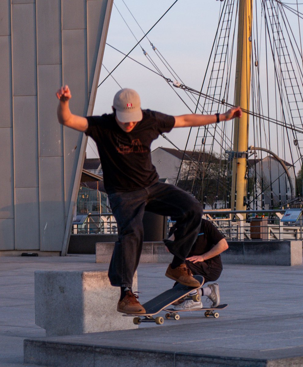ZephrSnaps's tweet photo. Some well timed shots this evening #shotonleica #skateboarding https://t.co/vWdMJYlL9j