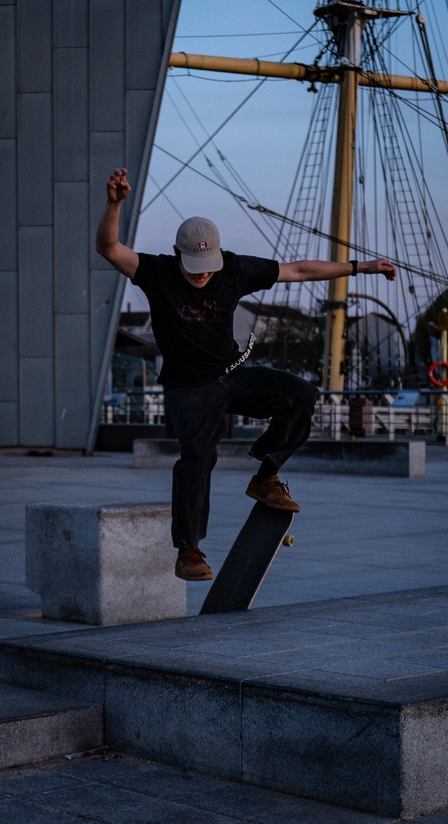 ZephrSnaps's tweet photo. Some well timed shots this evening #shotonleica #skateboarding https://t.co/vWdMJYlL9j