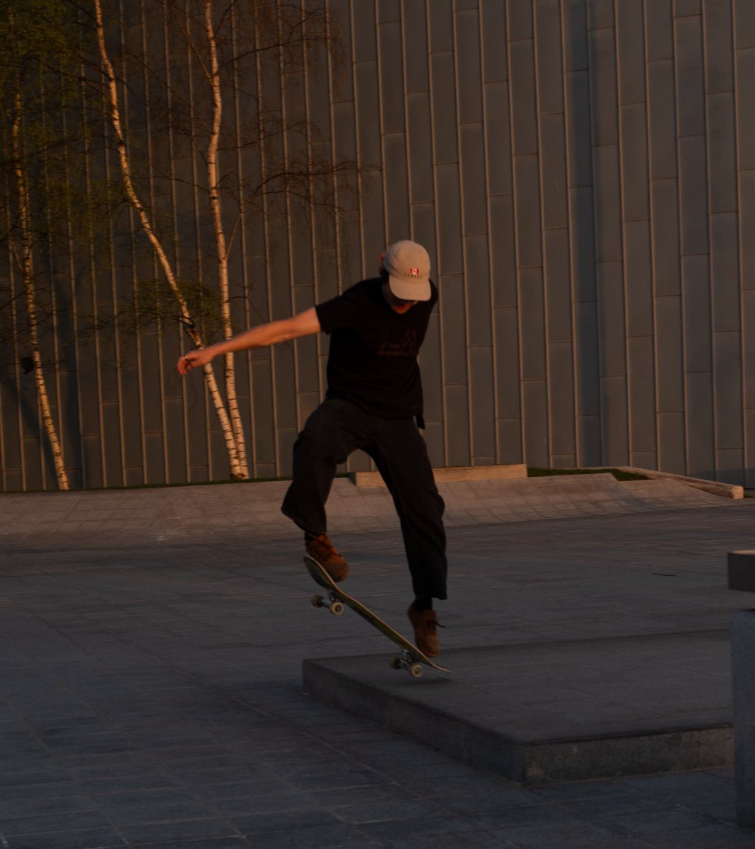 ZephrSnaps's tweet photo. Some well timed shots this evening #shotonleica #skateboarding https://t.co/vWdMJYlL9j