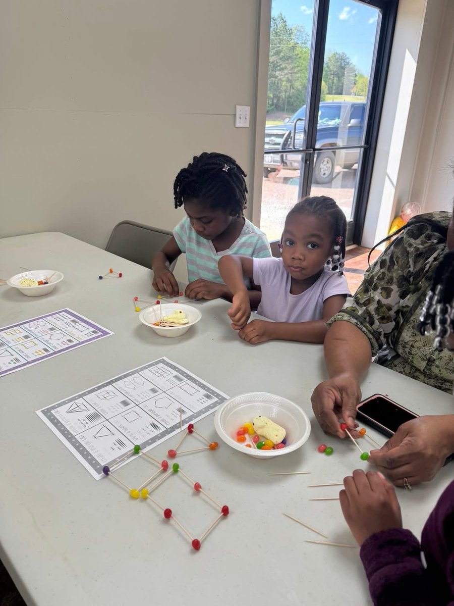 CalhounCoExt's tweet image. Calhoun 4-H youth became Engineers for the day! The Jelly Bean STEM project was a success. Youth were encouraged to be creative, use problem-solving skills, while building structures. Youth worked to build geometric shapes and weight to keep their structure sturdy &amp;amp; strong.#MS4H