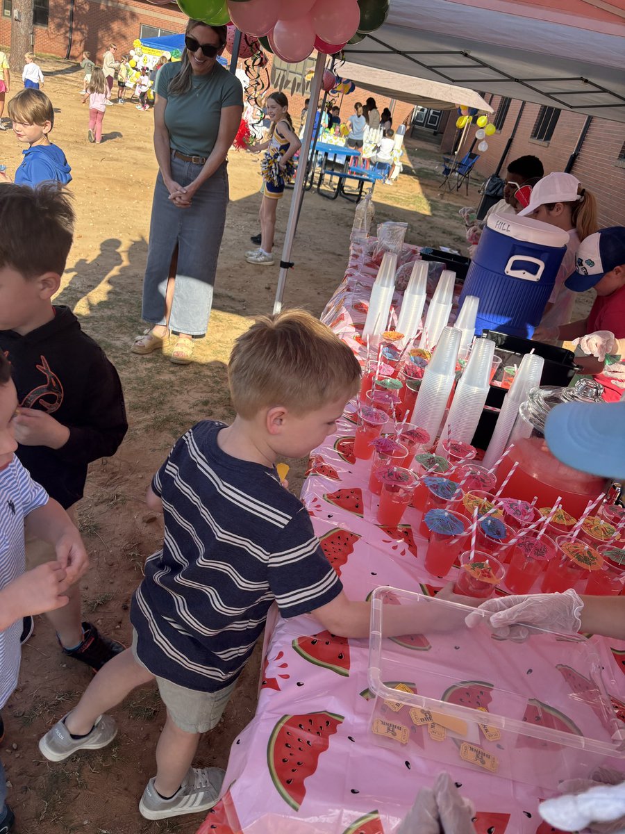 Miss Pellock ♡ tweet media