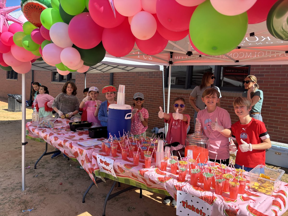 Miss Pellock ♡ tweet media