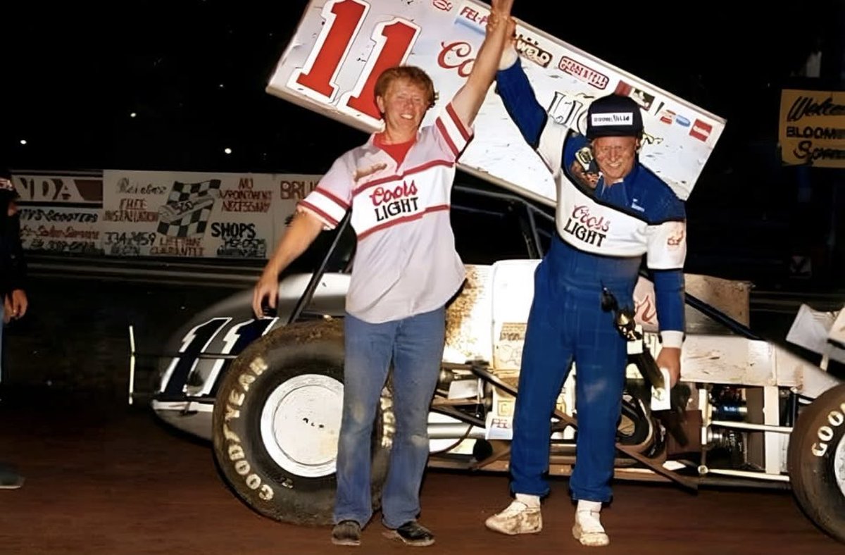 tdirt5's tweet photo. Steve and Karl Kinser celebrating at Bloomington Speedway🏁 https://t.co/4MTRrhZDPk