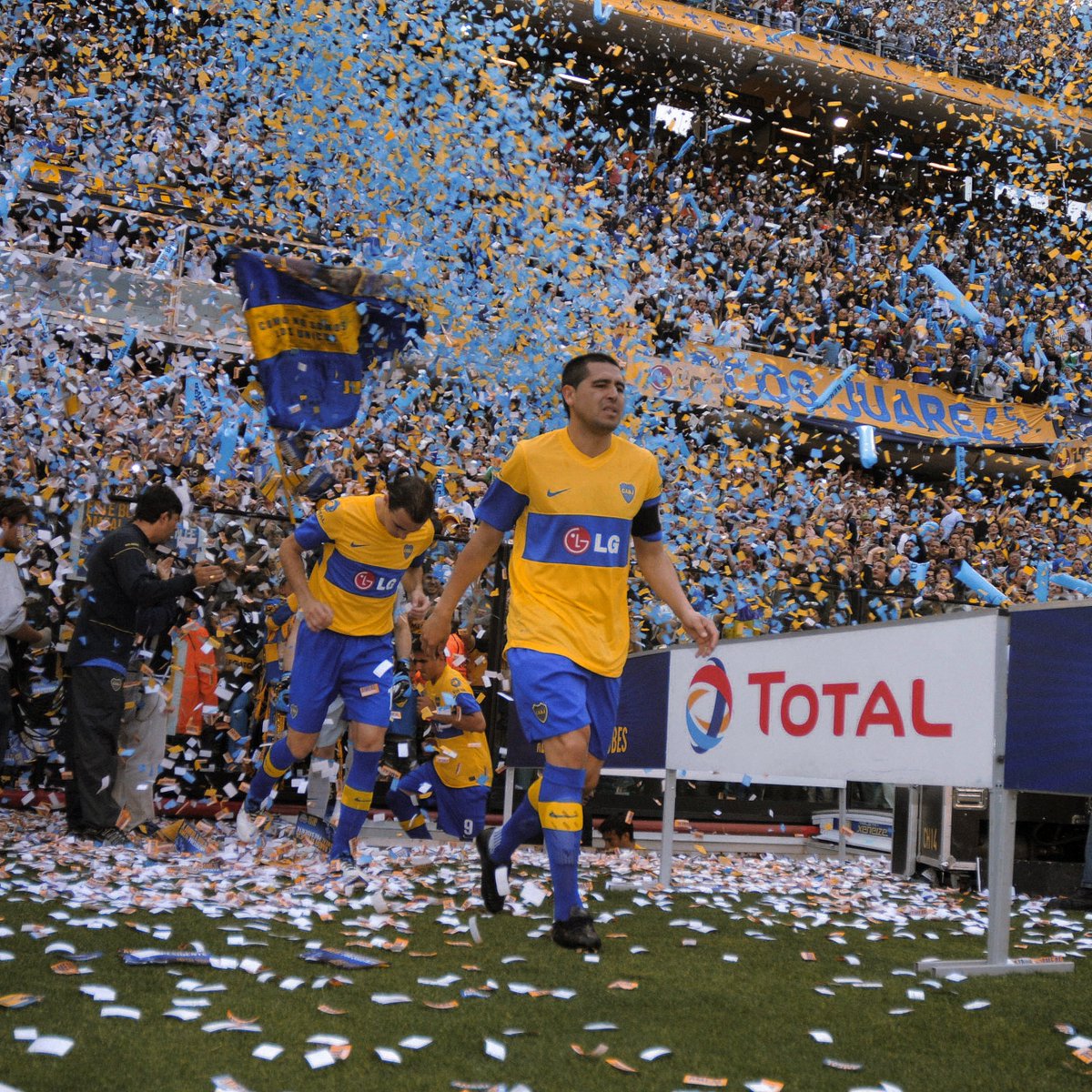 fotosroman10's tweet photo. Juan Román Riquelme, año 2011 https://t.co/s5M0ADXJF6