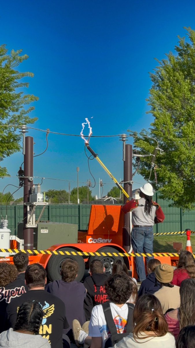 Thank you ⁦<a href="/CoServ/">CoServ</a>⁩ for a fantastic lesson and electricity demos for our physics and IPC students! ⁦<a href="/McKinneyNorthHS/">McKinney North HS</a>⁩ #ThisIsNorth #McKinneyScience