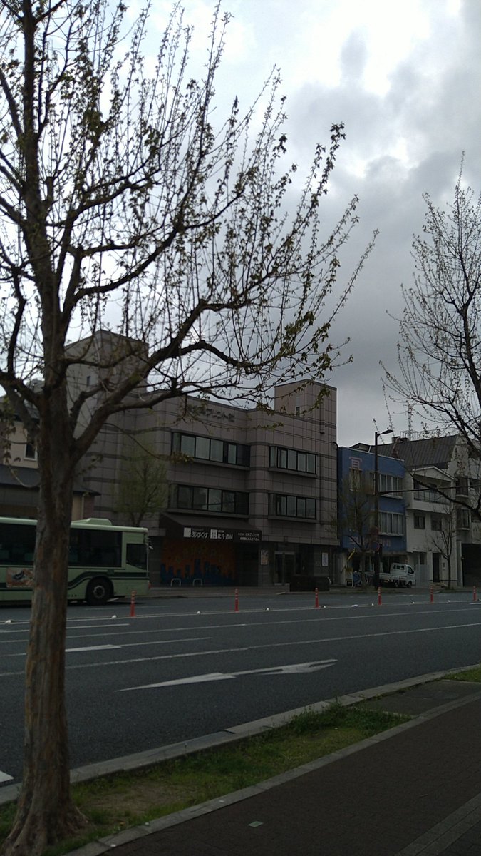 hokutoshobo's tweet photo. お早うございます。
今朝の京都市は曇り☁
本日もよろしくお願いします😆

#企業公式が毎朝地元の天気を言い合う 
#企業公式春夏秋���フォロー祭り 
#企業公式相互フォロー https://t.co/DX3112KCZE