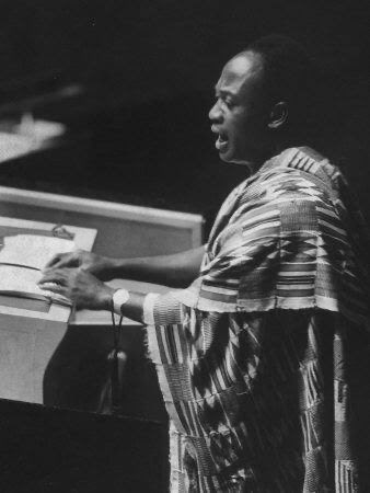 kwesiprattjr's tweet image. #NKRUMAH
Perhaps it will be useful if the #Mahama (@JDMahama) administration listened to #Osagyefo Dr #Kwame #Nkrumah for a change in its handling of the 10% trade #tariffs imposed on #Ghana’s #exports to the #UnitedStates of #America.

In a speech in the #UN General Assembly in