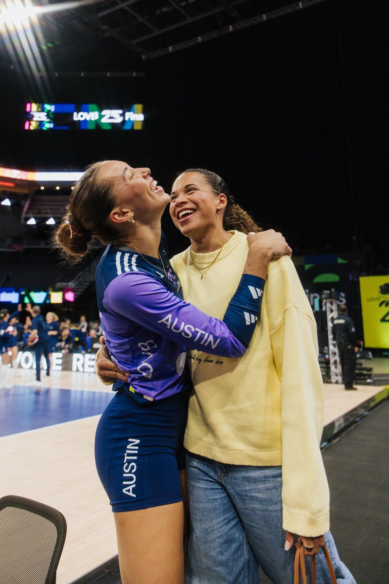 It's all LOVB 🫶 <a href="/MadiSkinnerr/">Madisen Skinner</a> <a href="/averyskinnerr/">Avery Skinner</a> <a href="/usavolleyball/">USA Volleyball</a>