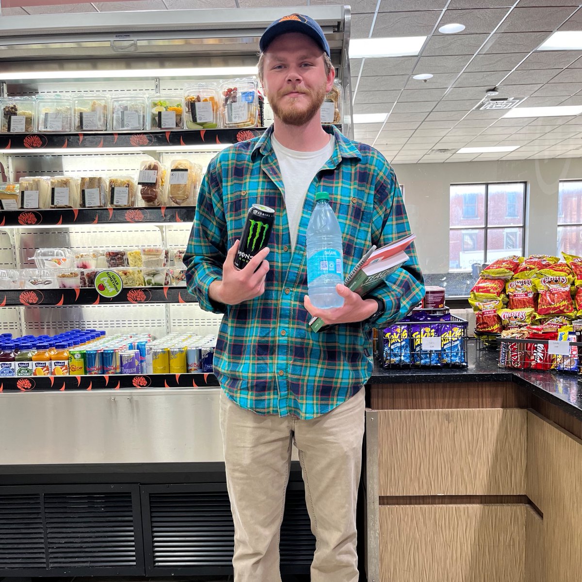 Caffeine + H2O = Power Combo 💥💧

#caffeine #water #hydration #ecu #ecutigers #gotigers #ecutigereats #chartwells #chartwellshighered #food #snacks