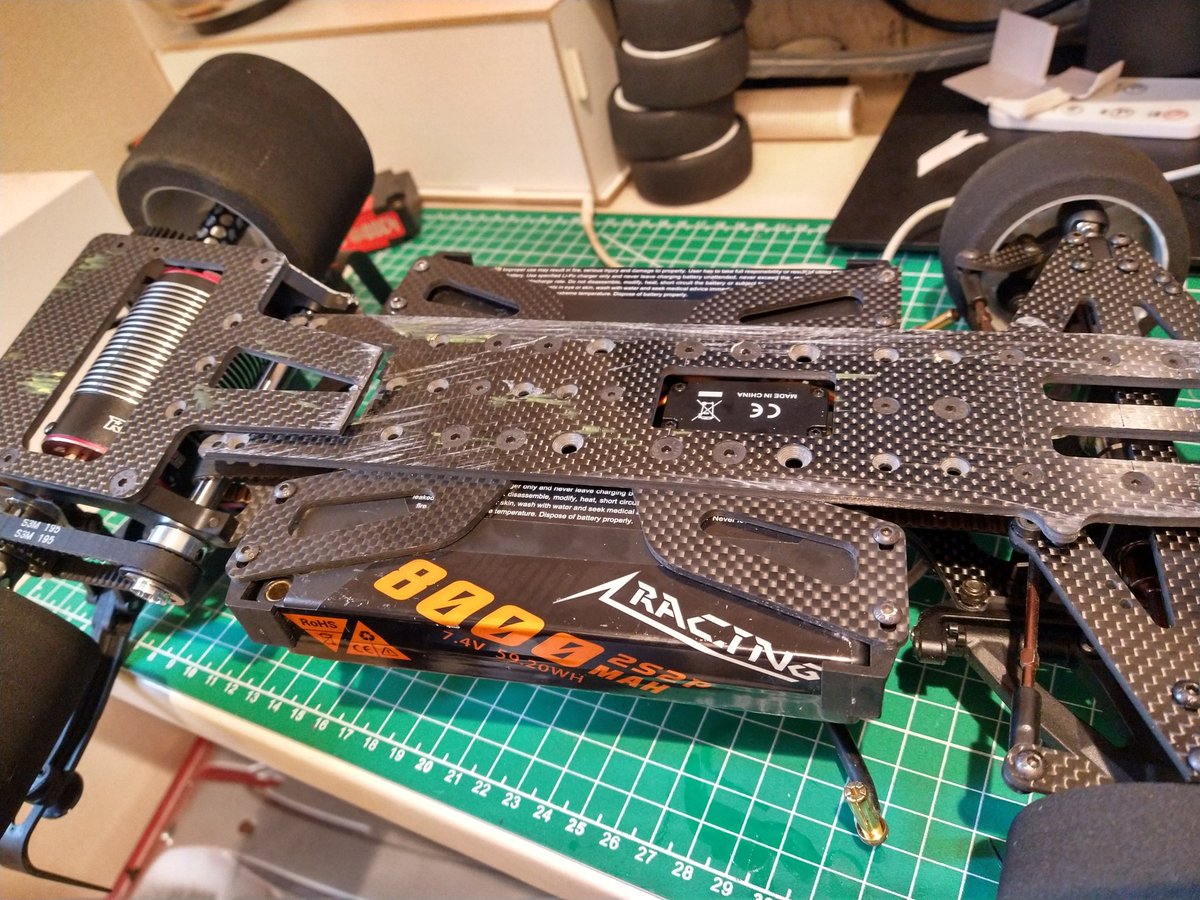 daichie2's tweet photo. 強度不足なので、強化 シャシー 設計してみた。ぴったりでいい感じ。
#serpent#viper988e #taipan https://t.co/J84oPCUZNx