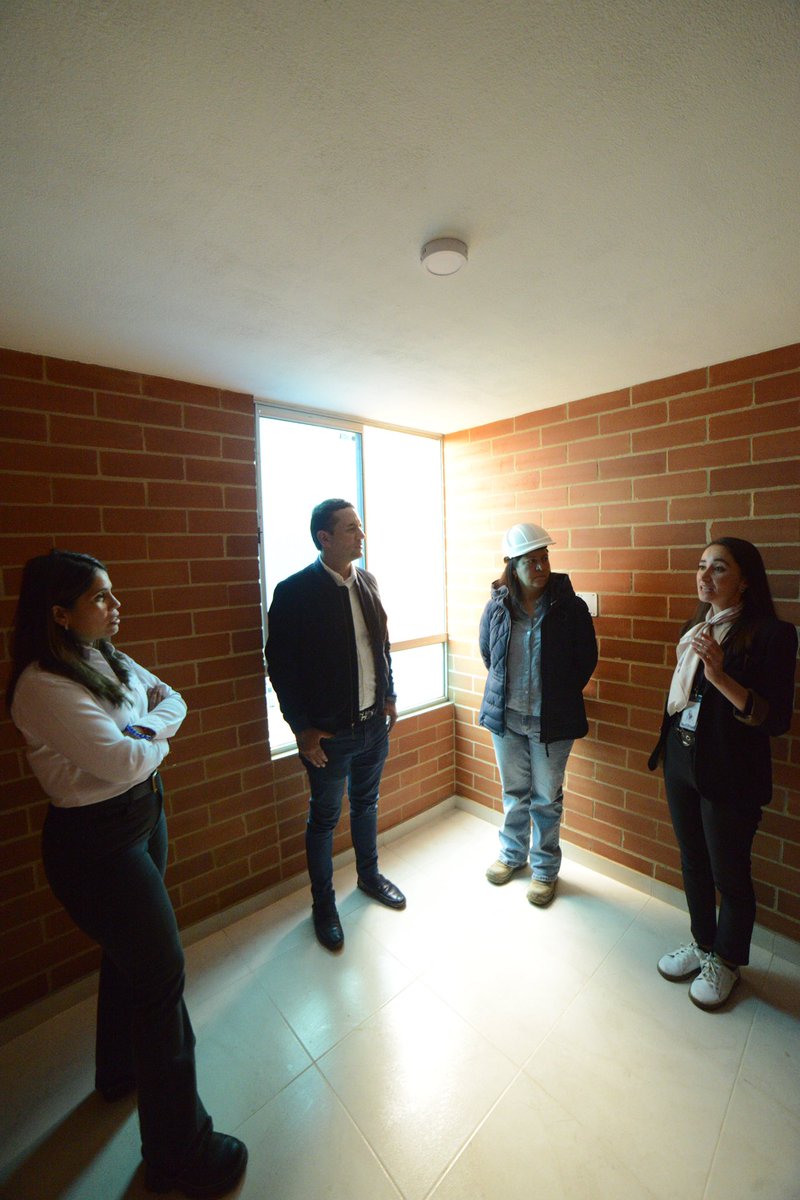 ingwilmerc's tweet photo. Con el corazón lleno de alegría visitamos el proyecto San Rafael donde 280 familias vulnerables de Sogamoso y Sugamuxi tendrán una vivienda propia. 👏🏼🏡

Este proyecto que hace 2 años logramos la gestión con el Ministerio de Vivienda de los subsidios de Mi Casa Ya por más de 10000’ millones para poder cofinanciar, está a punto de hacerse realidad. 🙌🏼 

La obra se terminará en julio y haremos gestión ante el gobierno departamental y municipal para adecuar algunas áreas comunes que embellezcan aún más este conjunto residencial San Rafael y hacer realidad la fase 2 de este conjunto residencial para que más familias de Sogamoso y Sugamuxi tengan una vivienda digna.¡Sogamoso, Vamos Pa’lante! ✊🏼💚
