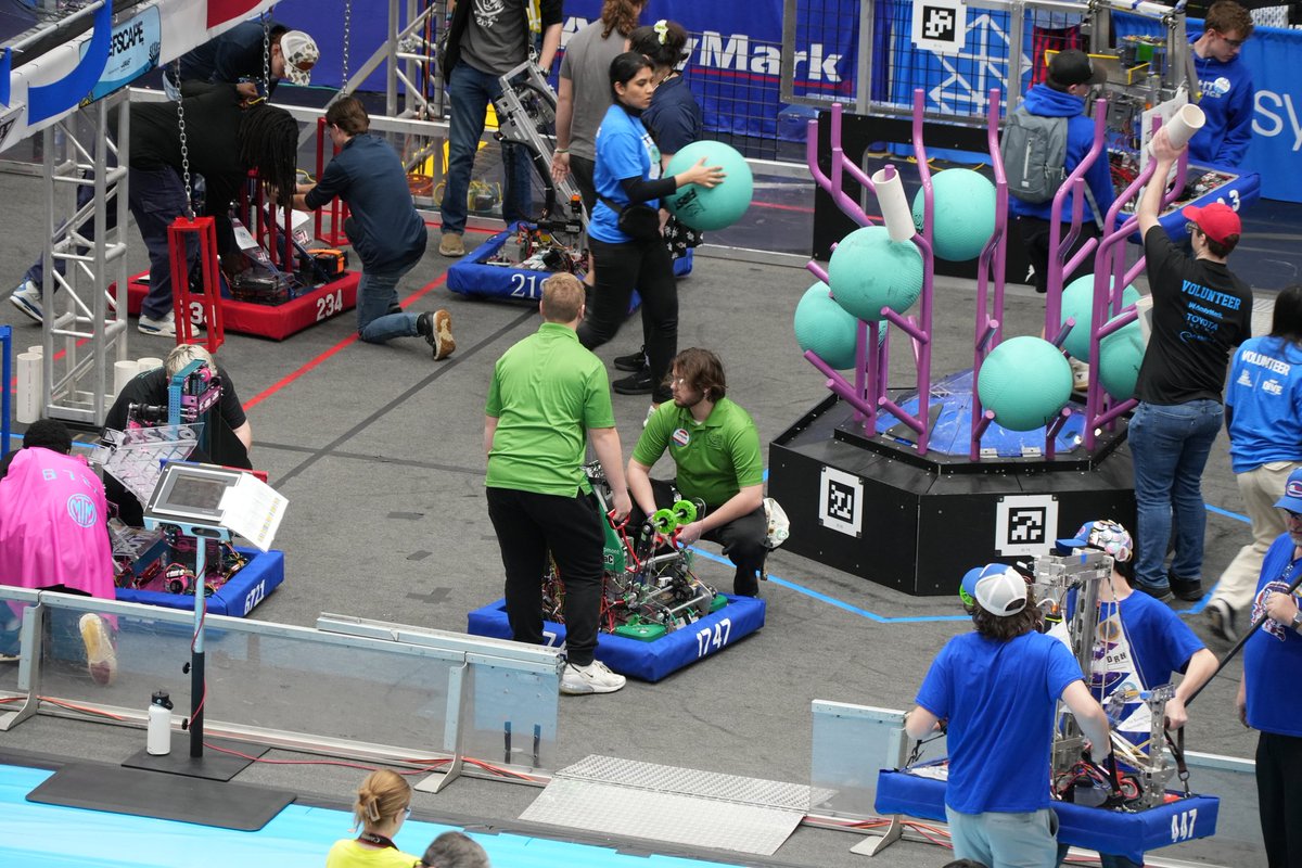 1747robotics's tweet image. Some more pictures from State last weekend! 🐼💚
