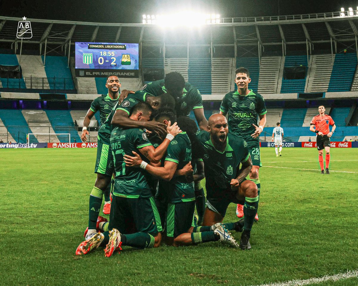 CaracolBga's tweet photo. 👏#Histórico: 💛@abucaramanga gana en Buenos Aires a Racing, campeón de la Copa Suramericana. El cuadro búcaro logra una hazaña en Avellaneda en Copa Libertadores. 🐆⚽️ https://t.co/kH7EBqhNwT