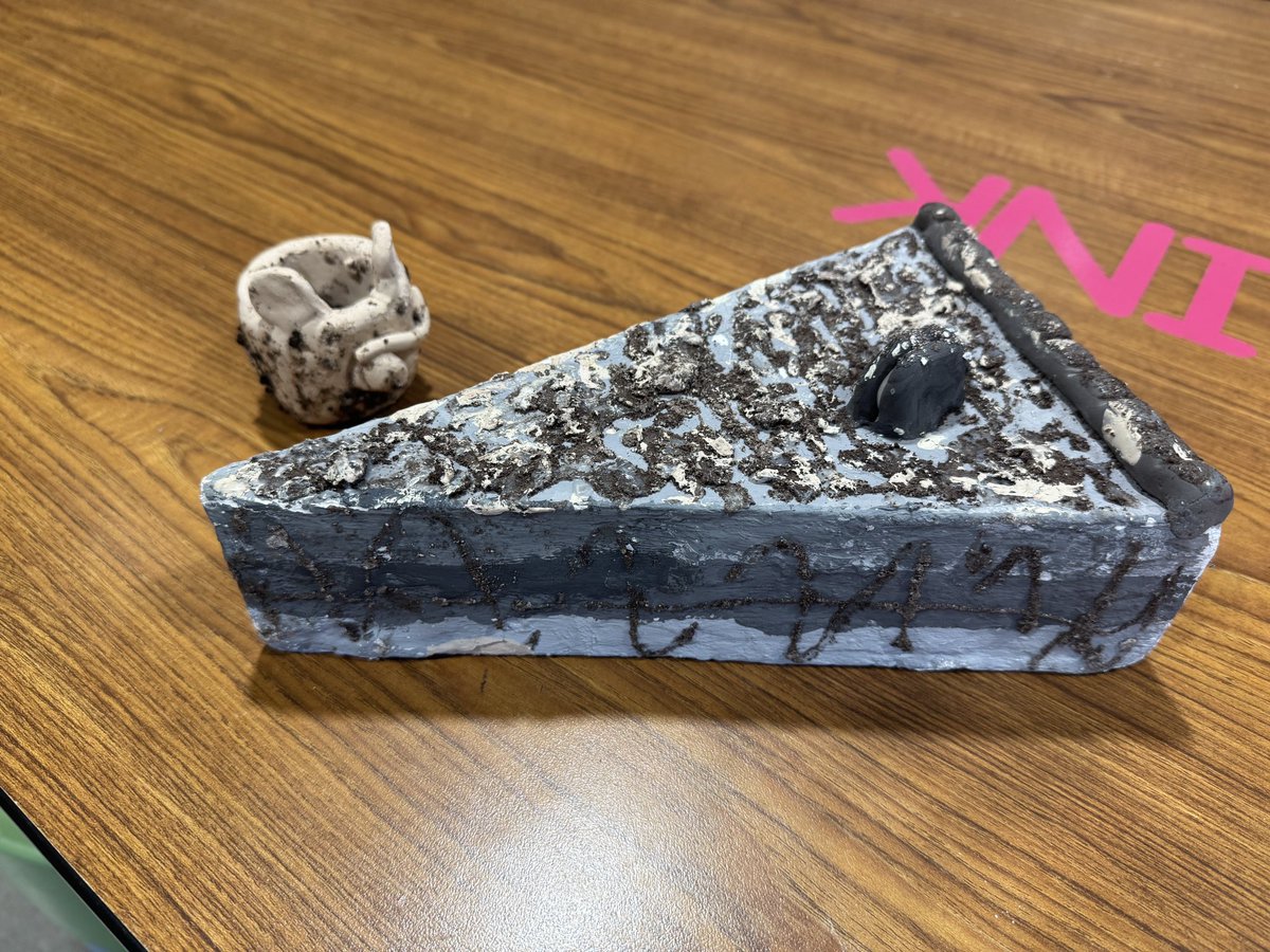 brandyb422's tweet photo. 5th grade @campbellcubs is showing off all their amazing artist skills this spring! These are amazing! 
@KatyISDFineArts https://t.co/oSxF7vStPz