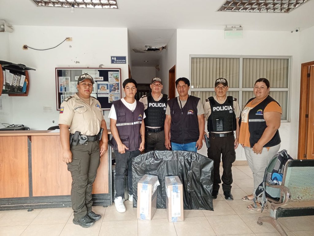 CNEGalápagos tweet media