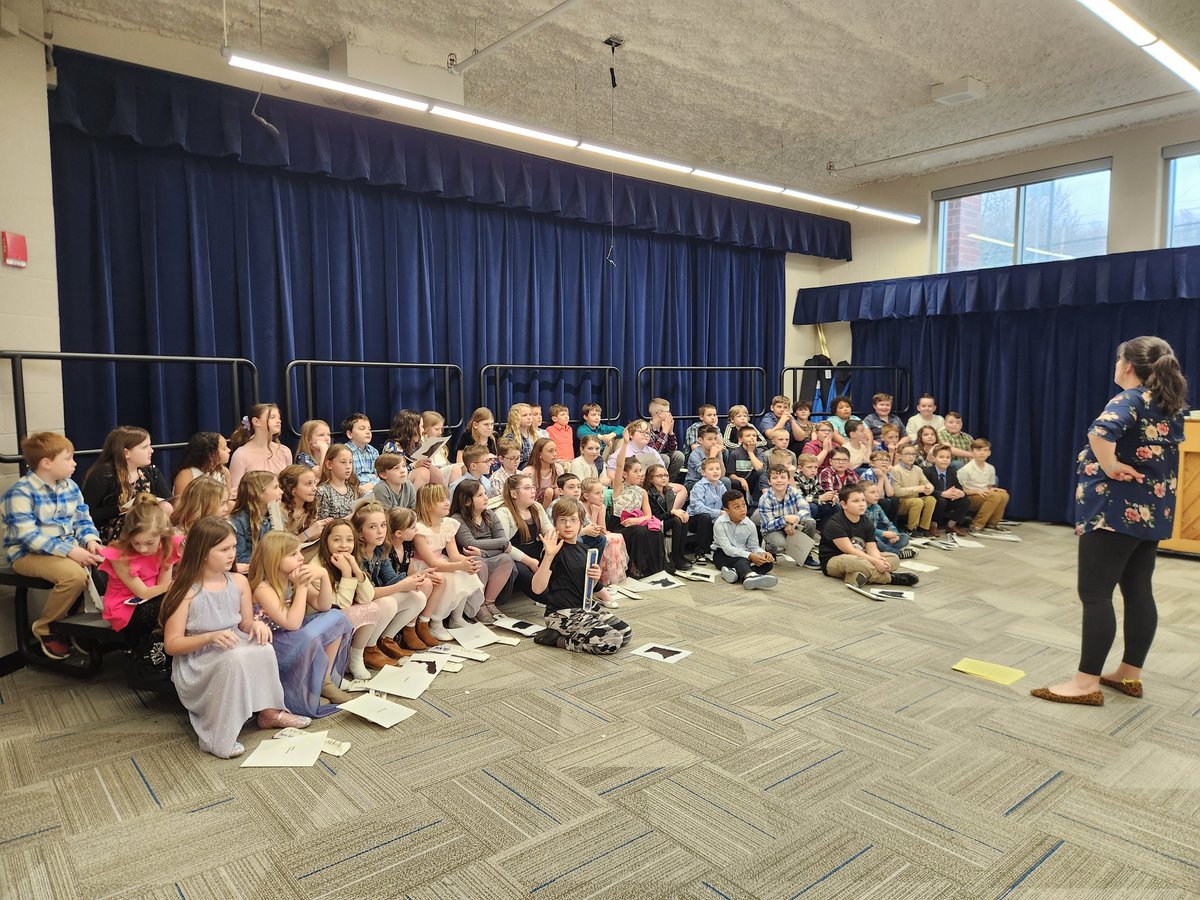 CISChipps's tweet photo. 3rd graders sounded wonderful tonight at their concert! Thank you Mrs. Madonna! #CISchipps #ChippewaProud https://t.co/KQUJvHrn50