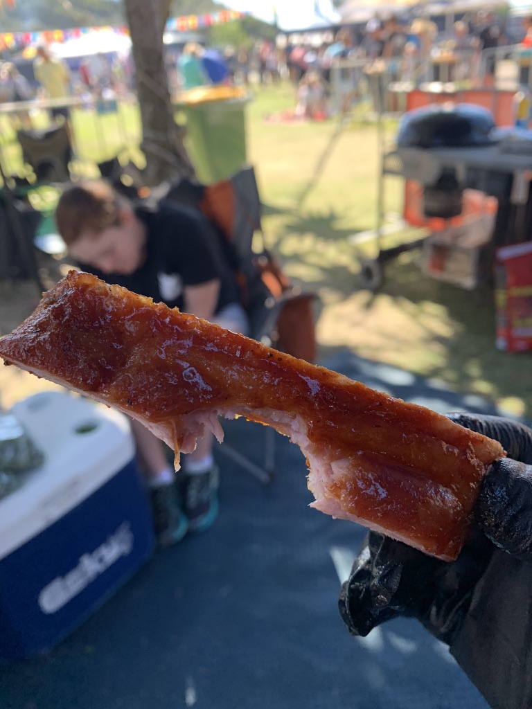 BarbecueAlley's tweet photo. When you need that competition bite 🐖 Prefer fall off the bone backyard ribs, but when you nail the bite in comp ribs, it feels good.

#barbecuealley #bbq #barbecue #barbeque #keto #ketorecipes #lowcarb #foodporn #foodphotography #food #ketodiet #Ribs #BarbecueRibs https://t.co/ny3exn8tUz