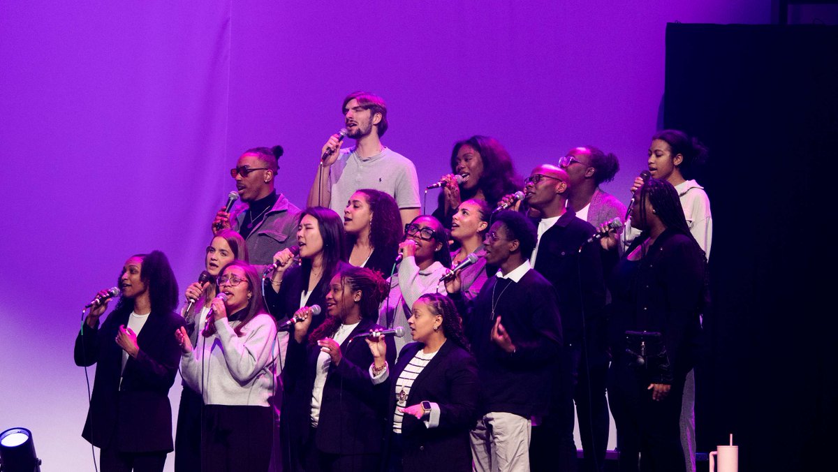thelambschapel's tweet photo. Thank you to everyone who came and worshipped with us  last night. Your hearts for Jesus made the evening so powerful! We are grateful to be part of what God is doing through LU Praise — all glory to Him! #lupraise https://t.co/TL4Yons5CN